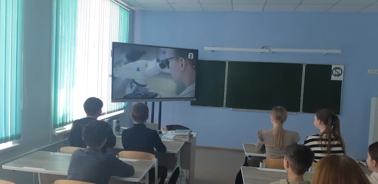 Россия умная: узнаю о профессиях и достижениях в сфере образования.